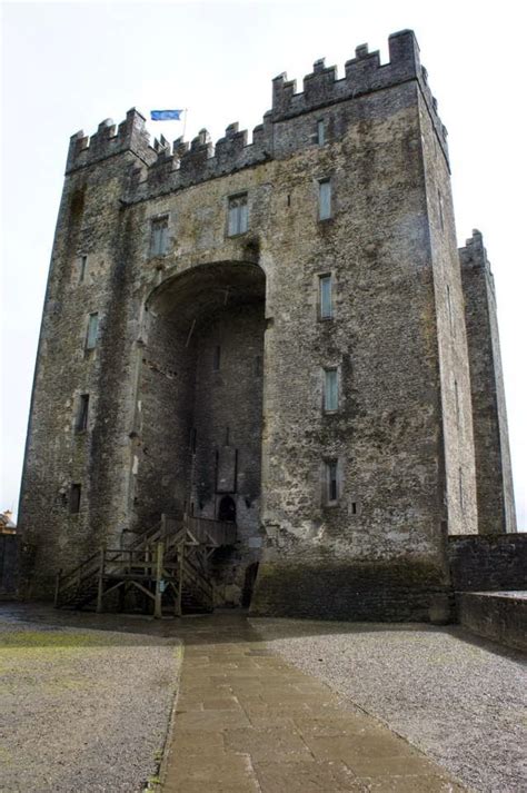 Expedition: Wanderlust: Bunratty Castle | Castle, Natural landmarks ...