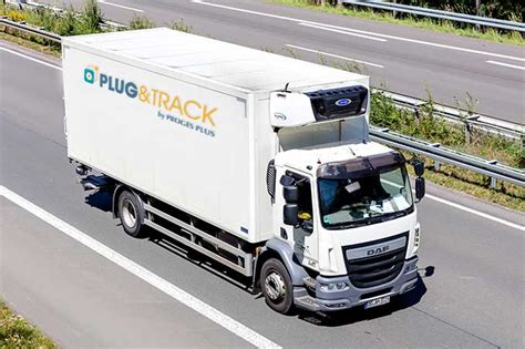 Real-time temperature monitoring of refrigerated trucks