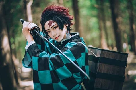 10 Wonderful Cosplay of Demon Slayer's Tanjiro Kamado | CBR | Cosplay ...