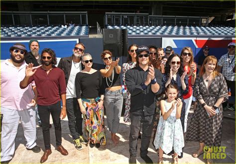 'Walking Dead' Cast Hangs Out with Walkers at Comic-Con 2019!: Photo ...