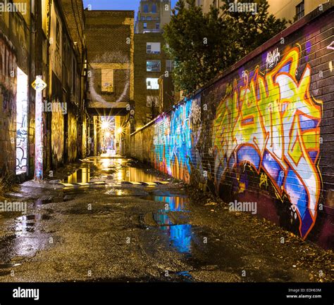 Graffiti Alley Toronto at Night Stock Photo - Alamy