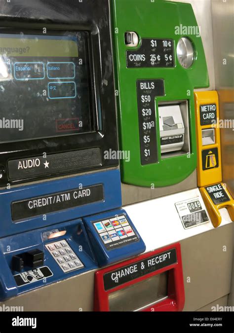 Metrocard Vending Machine, Subway Station, NYC Stock Photo - Alamy