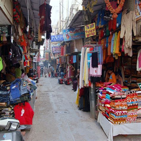 Karol Bagh Cloth Market For Budget Clothes | LBB, Delhi