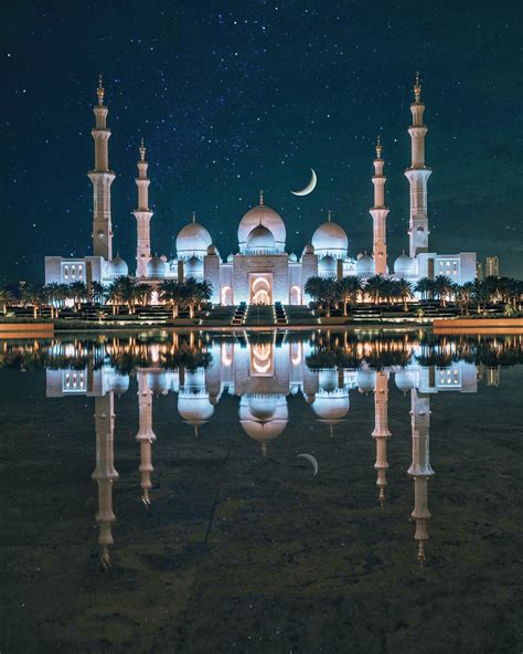 Grand Mosque in Abu Dhabi at night : r/pics