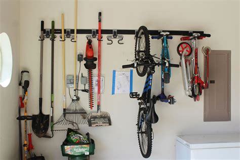 Rubbermaid FastTrack Review - The BEST Garage Storage System