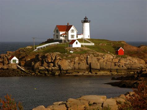 The 5 Best Lighthouses in New England | New england lighthouses, New ...