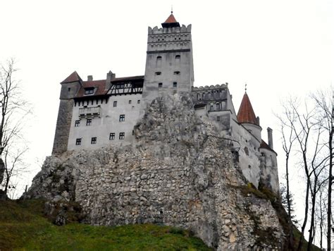 5-7 CAV Soldiers see 'Dracula's' Castle and the Romanian Royal ...