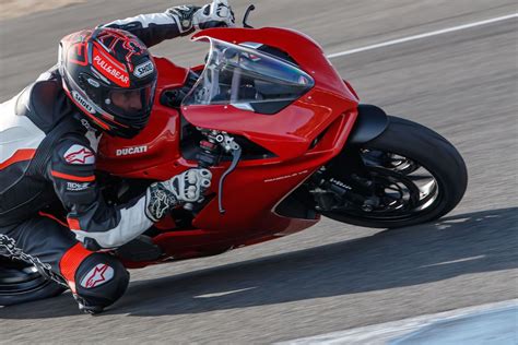 Ducati Panigale V2 - First Ride Review - SportBikes Inc Magazine