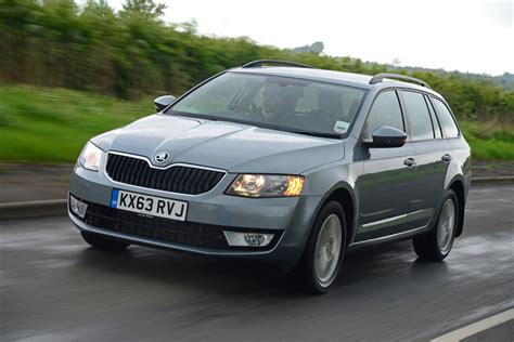 Skoda Octavia 4x4 Estate review | Auto Express