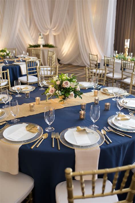 Obsessed with this navy and gold wedding theme! We are especially in ...