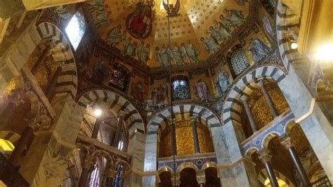 Architecture - Carolingian architecture: Palatine Chapel (804 AD) in ...