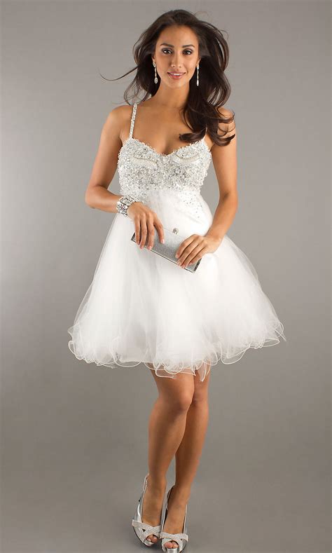 20 Beautiful White Prom Dresses - MagMent