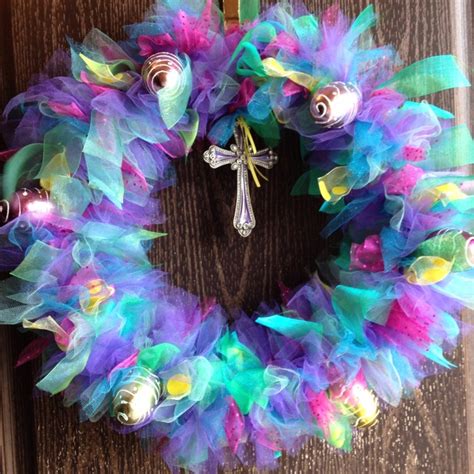 Used a previous pin and made my own Easter wreath. Easy to make. Just ...