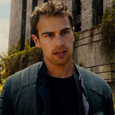 Tobias Eaton Divergent icon in 2022 | Theo james, Divergent, Tobias eaton