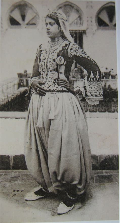 Anarkali: Algerian Urban Costume Step 1: Research