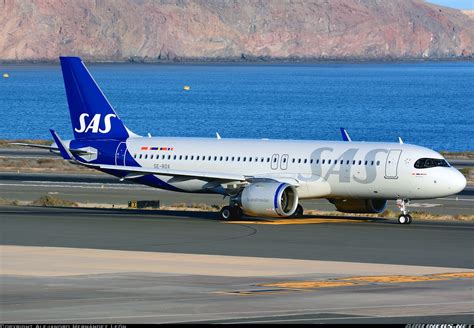 Scandinavian Airlines System, European Airlines, Airbus A320 ...