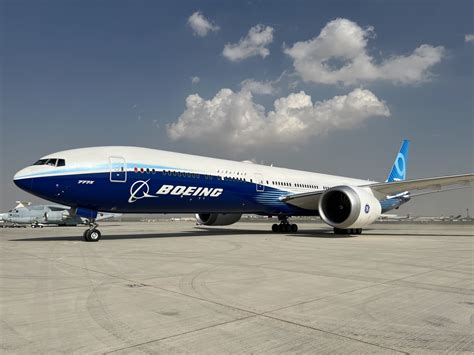 Boeing 777X Deliveries Delay to 2025 - Mixed Response from Airlines