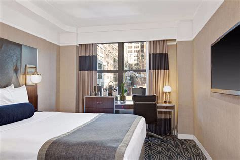 Wyndham New Yorker Hotel | FIND HOTELS NYC