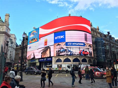 London: Piccadilly Circus (Attractions)