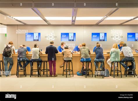 Customer support at the Genius Bar in the Apple Store, London, England ...