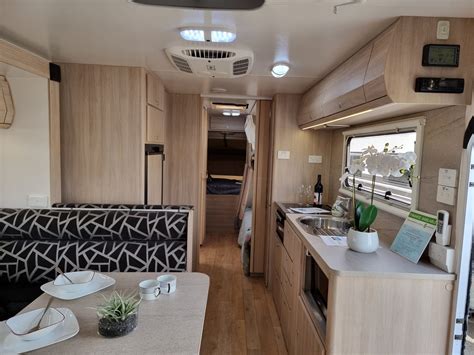 2015 Jayco Expanda Outback Slide-Out Caravan (w/Bunks) - Caravan King ...