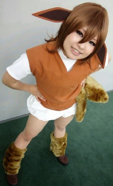 Pokemon Cosplay: Cute Pokemon Human Girl Eevee Cosplay