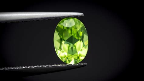 What Is Leo Birthstone? Meaning, Benefits & Uses