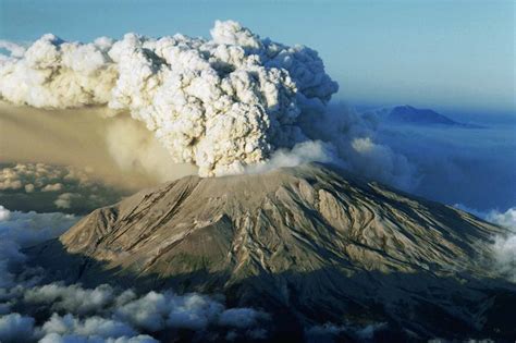 Volcanic Eruption Ash Cloud - Merryheyn