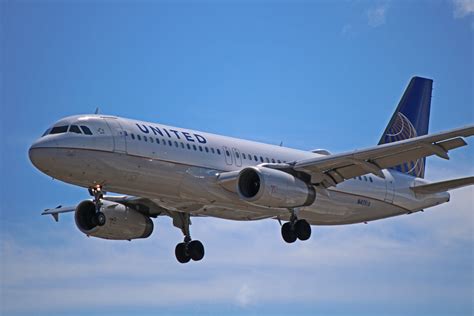 N401UA: United Airlines Airbus A320-200 (Oldest In Fleet)