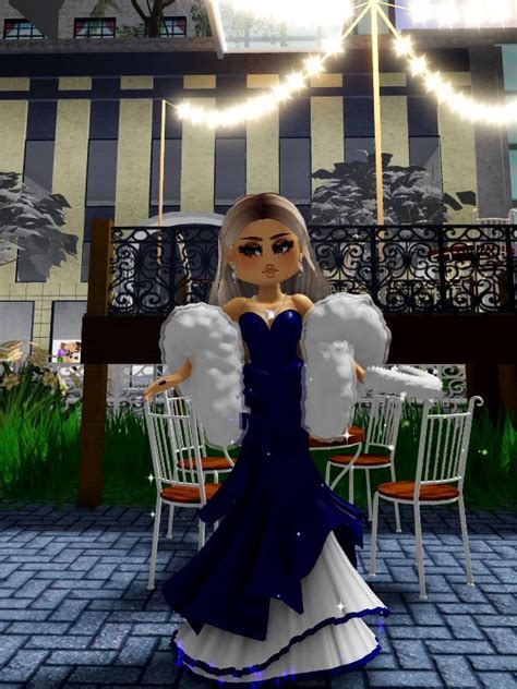 ↫ Blue and White Fitted Dress ↬ in 2022 | Aesthetic roblox royale high ...