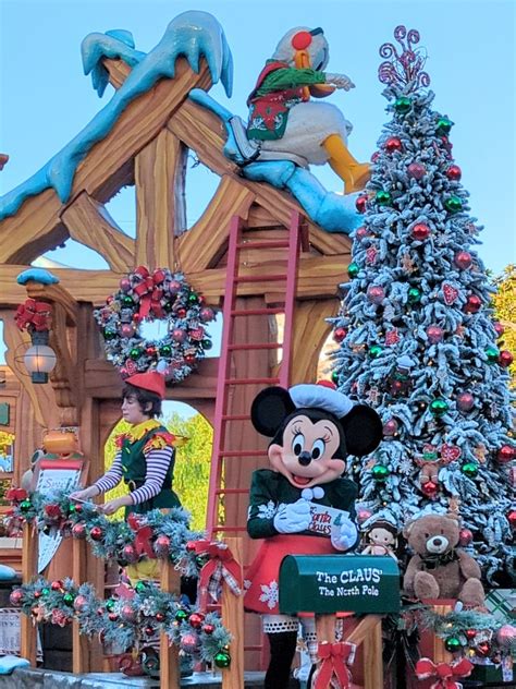 Disneyland Christmas Parade 2024 - Summer 2024 Calendar