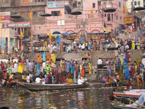 File:Ganges river at Varanasi 2008.jpeg - Wikimedia Commons