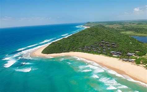 A Guide to Mozambique’s Best-Kept Secret Beaches | Vogue