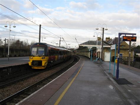 Skipton station © Dr Neil Clifton cc-by-sa/2.0 :: Geograph Britain and ...