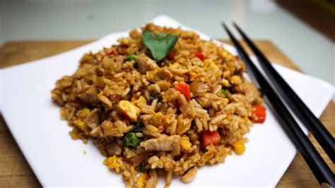 EASY CHINESE CHICKEN FRIED RICE RECIPE || RESTAURANT STYLE CHINESE ...