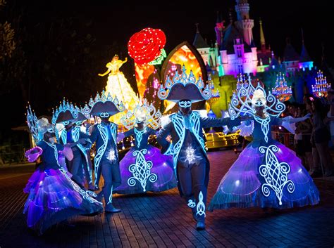 FOTOS Y VÍDEOS: Disneyland celebra 60 años con nueva parada