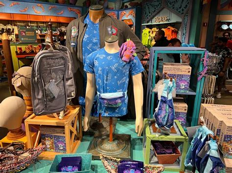 Photos – New Pandora: The World of Avatar Merchandise Flies Into Disney ...