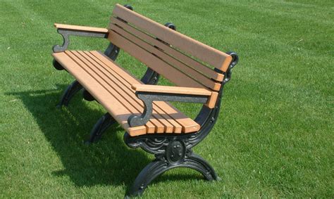 Eco-Friendly Plastic Picnic Benches Have Many Advantages Over Wood