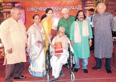 Sarala Award 2014 to writer Prafulla Das for book 'Banhimana'