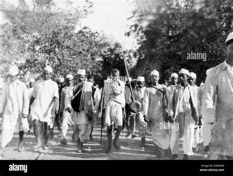 Mahatma Gandhi Dandi Salt March India 1930 Stock Photo: 85278323 - Alamy