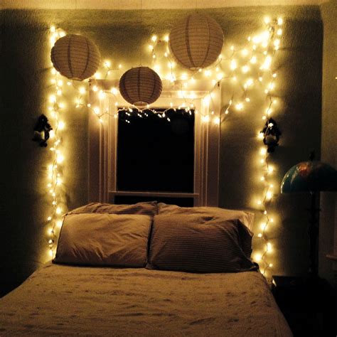 20+30+ Christmas Light Bedroom Ideas