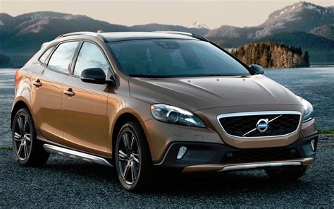 Volvo V40 Cross Country (2019-2020) цена и характеристики, фотографии и ...