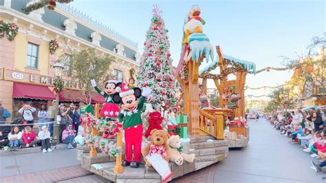 [4K] FULL Christmas Fantasy Parade at Disneyland Park! - Holidays at ...