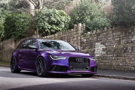 I'm really not into Audi outside the R8, but this Purple RS6 Avant ...