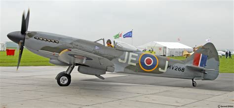 TFC Spitfire Mk XIV MV 268 (Griffon) on the Airshow Airport Oostwold ...