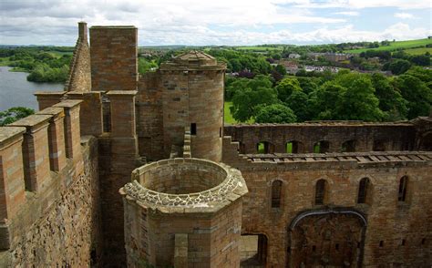 Linlithgow | Royal Burgh, Palace, Loch | Britannica