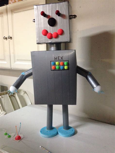 Pin by JeffnSteph Moore on Crafty | Robot craft, Recycled robot ...