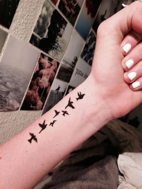 40 Elegant Birds Wrist Tattoos Design