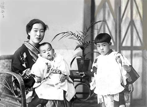 Hiroshima and Nagasaki: Women survivors of the atomic bombs - BBC News