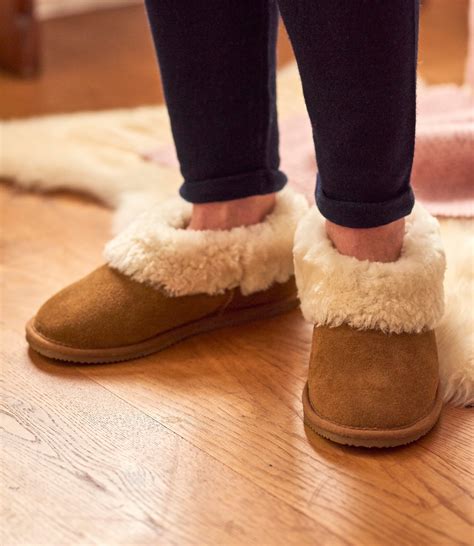 Chestnut | Womens Short Sheepskin Slipper Boot | WoolOvers UK